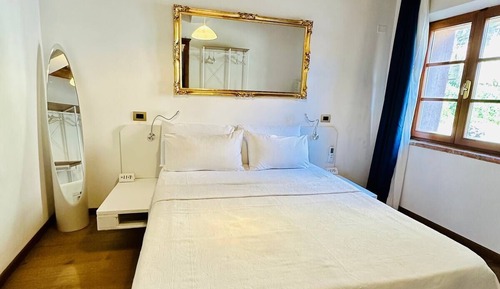 Double Room, Hill View