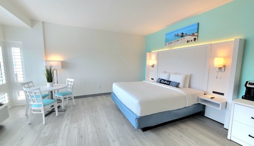 Premium Room, 1 King Bed, City View