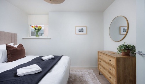 House (2 Bedrooms)