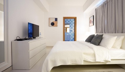 Comfort Apartment, 1 King Bed with Sofa bed, Balcony, City View