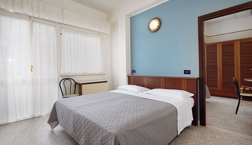Family Double Room, Partial Sea View