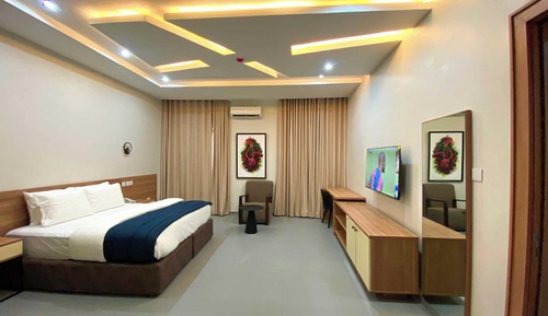 Family Room, Balcony, City View