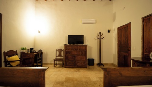 Deluxe Double Room, 2 Double Beds, Vision Accessible, Air conditioning
