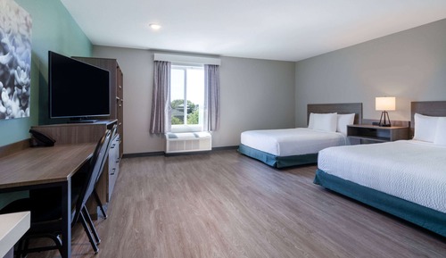 Standard Room, 2 Queen Beds, Mobility Accessible, Non Smoking (Bathtub W/grab Bars)