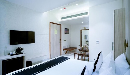 Luxury Triple Room, Balcony, Garden View