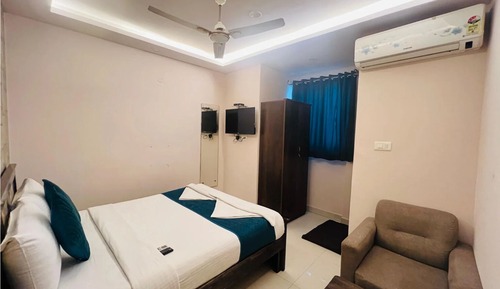 Superior Double Room, City View