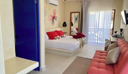 Comfort Suite, Balcony