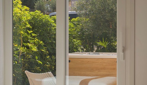 Luxury Apartment, Hot Tub, Garden Area