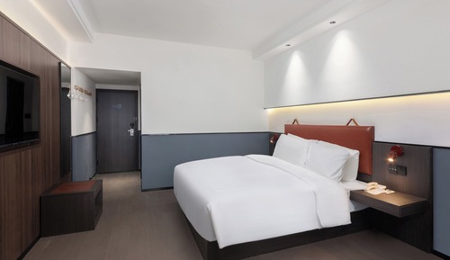 Classic Double Room, City View
