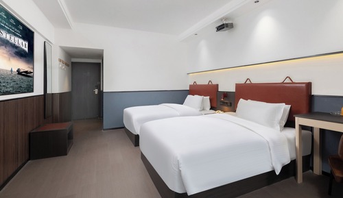 Classic Twin Room, City View