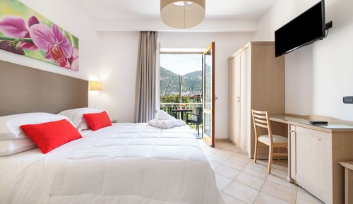 Deluxe Room, Balcony, Garden View