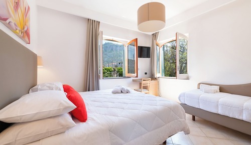 Comfort Triple Room, Garden View