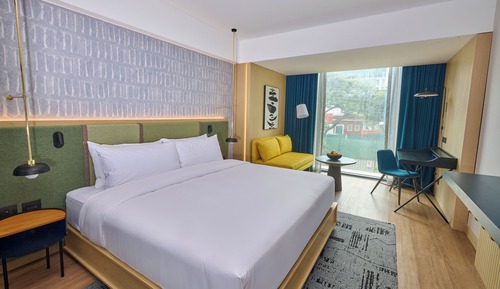 Standard Room, 1 King Bed, Accessible (Communications)