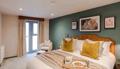 Deluxe Apartment