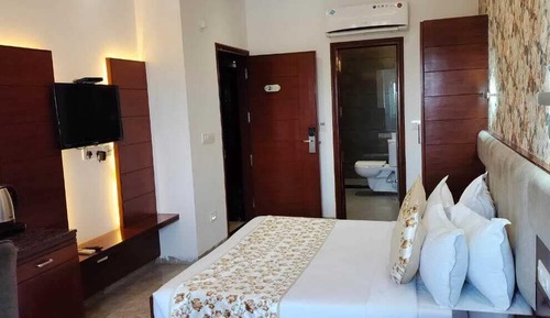 Deluxe Single Room, City View