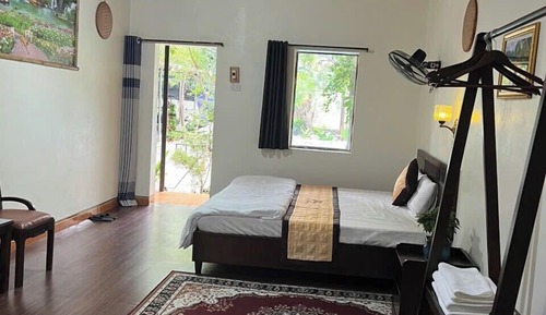 Deluxe Duplex, Lake View