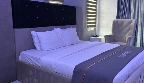 Luxury Suite, City View