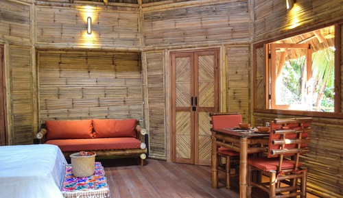 Romantic Cabin, Garden View