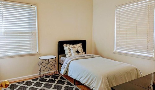 Basic Triple Room, Patio