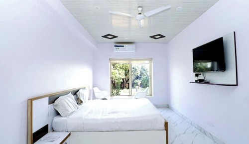 Super Deluxe Room