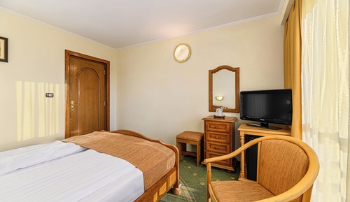 Standard Double Room, Balcony, Mountain View