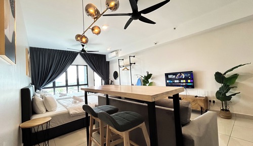 Deluxe Studio Suite