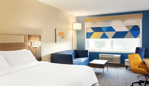 Suite, 1 King Bed, Accessible Bathtub (Communications, Mobility)