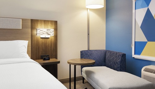 Standard Room, 1 King Bed, Accessible Bathtub (Communications, Mobility)