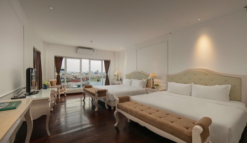 Deluxe Quadruple Room, City View
