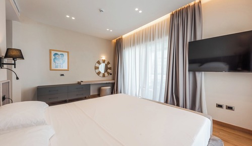 Deluxe Suite, Sea View