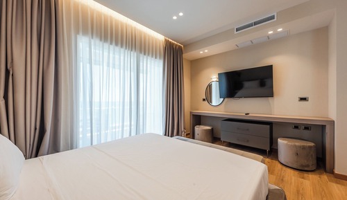 Suite, Sea View