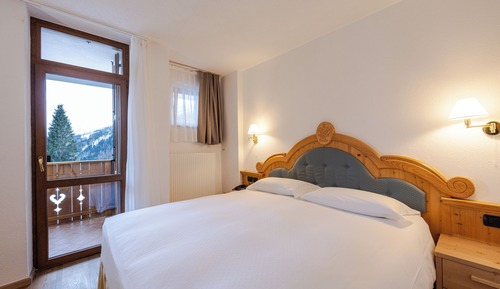 Classic Double or Twin Room, Balcony, Mountain View