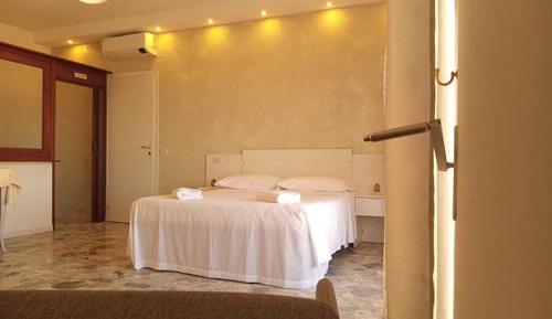 Superior Room, Balcony, Partial Sea View