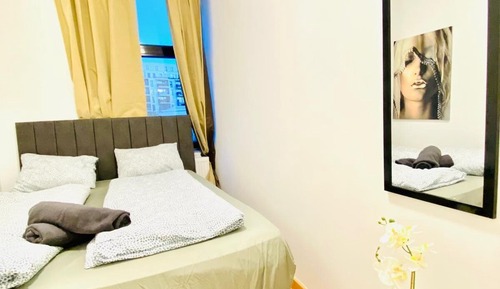 Basic Room, City View