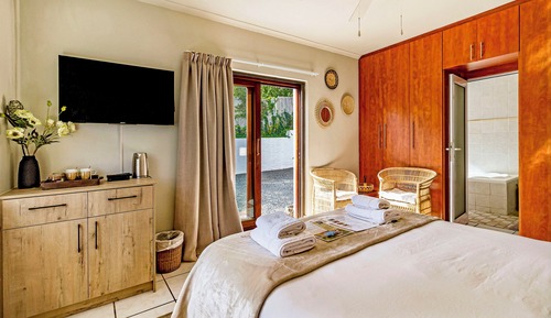 Deluxe Double Room, 1 Queen Bed, Air conditioning
