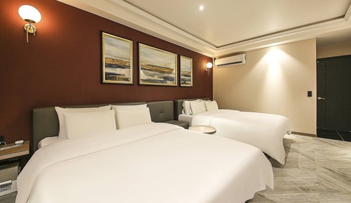 Family Double or Twin Room, 2 Queen Beds, Non Smoking, Private Bathroom