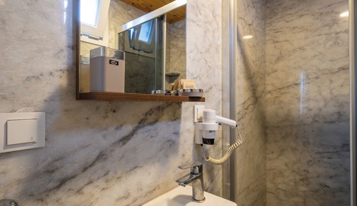 Deluxe Triple Room, City View