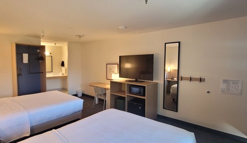 Basic Single Room, Courtyard View