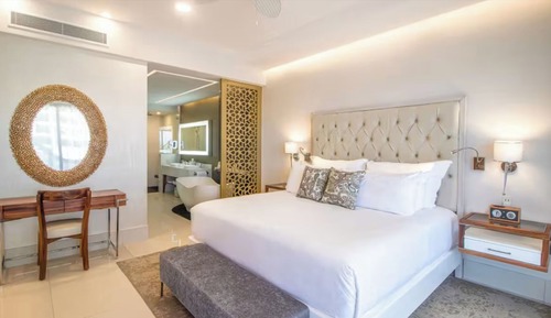 Luxury Suite, 2 Bedrooms, Non Smoking, Kitchen