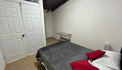 Basic Room, 1 Queen Bed