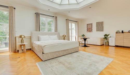 Elite Room