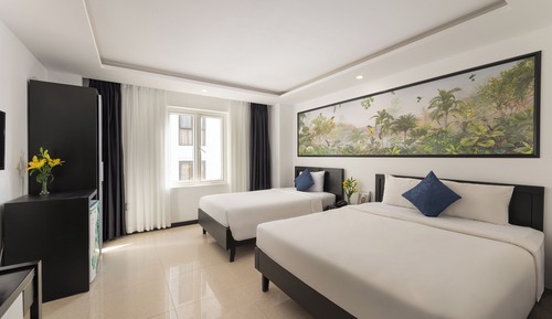 Deluxe Triple Room, City View