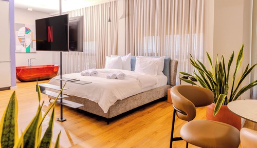 Luxury Studio Suite, City View
