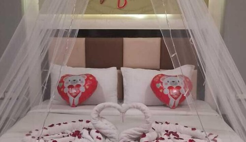 Economy Suite