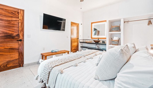 Comfort Apartment, Pool View