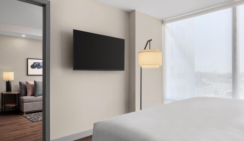 Studio Suite, 1 King Bed with Sofa bed, Accessible Bathtub