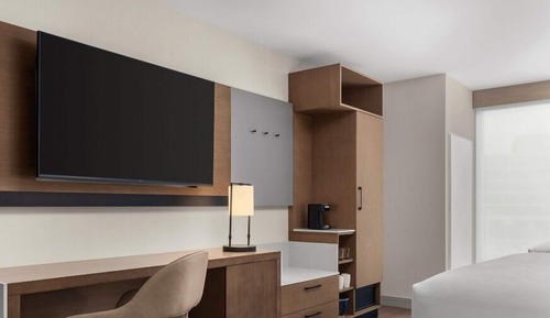 Room, Multiple Beds (High Floor)