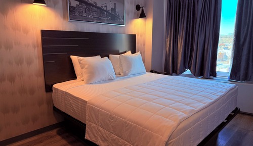 Deluxe Room, 1 King Bed