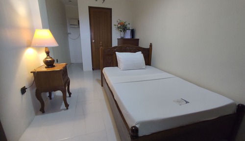 Standard Single Room, Pool View