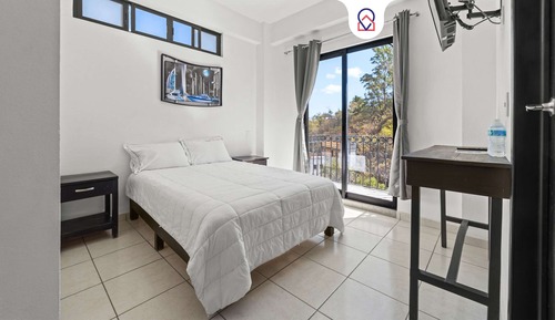 Comfort Room, Balcony, Mountain View